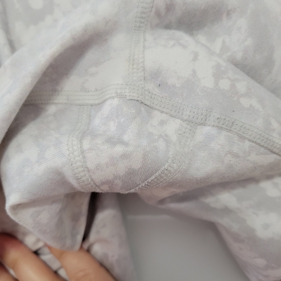 Alo Yoga Airbrush Leggings in Vapor Python White Gray, Full Length, Small Medium - Picture 6 of 14